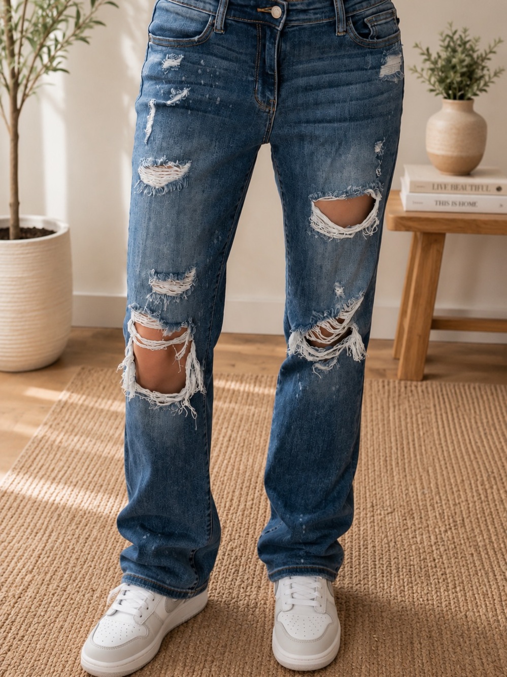 Judy Blue Distressed Ripped Boyfriend Jeans in Medium Blue 9/29